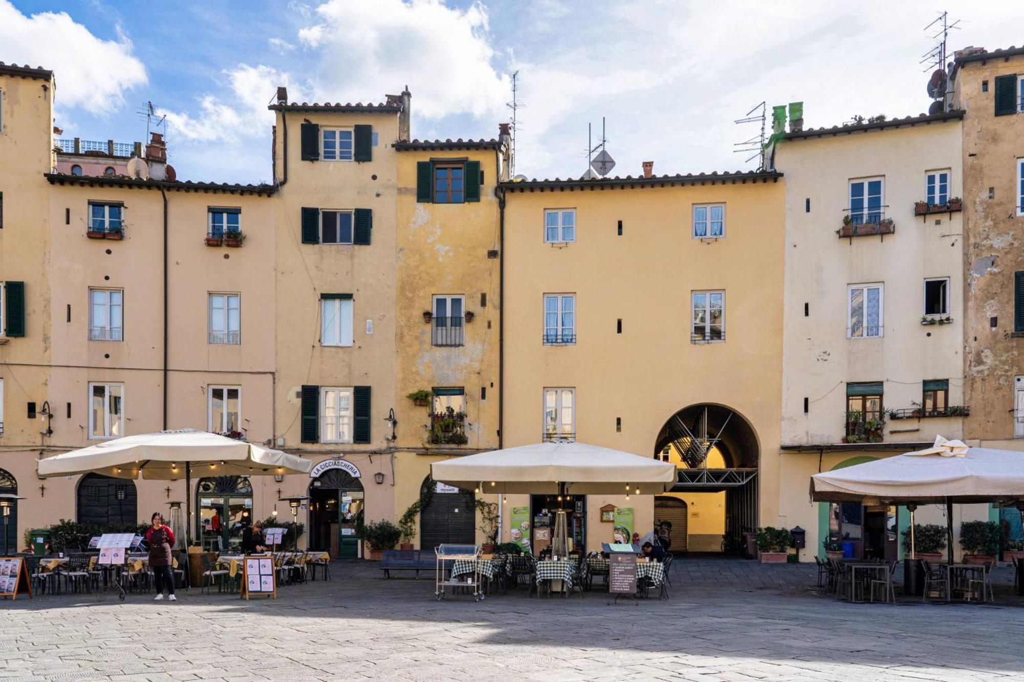 Hotel La Dimora Nell'Anfiteatro à Lucques Extérieur photo